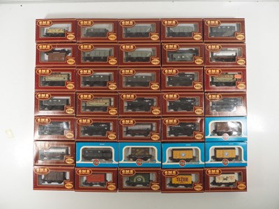 Lot 385 - AIRFIX OO gauge wagons, various types and...
