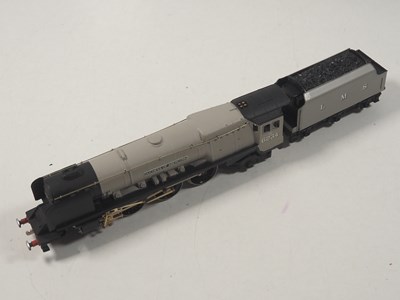 Lot 443 - WRENN W2294 OO gauge Duchess Class steam...