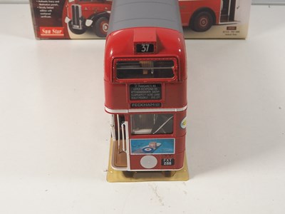Lot 601 - SUNSTAR 1:24 scale 2920 RT Series London Bus...