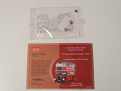 Lot 601 - SUNSTAR 1:24 scale 2920 RT Series London Bus...