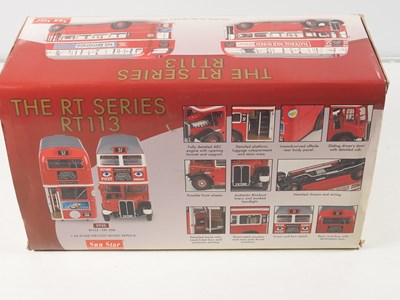 Lot 601 - SUNSTAR 1:24 scale 2920 RT Series London Bus...