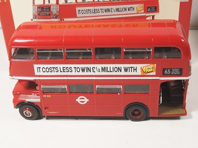 Lot 601 - SUNSTAR 1:24 scale 2920 RT Series London Bus...