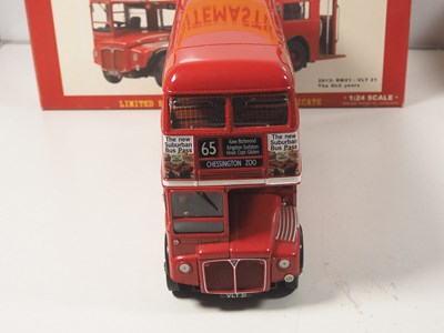 Lot 601 - SUNSTAR 1:24 scale 2920 RT Series London Bus...