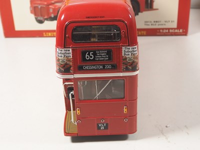 Lot 601 - SUNSTAR 1:24 scale 2920 RT Series London Bus...