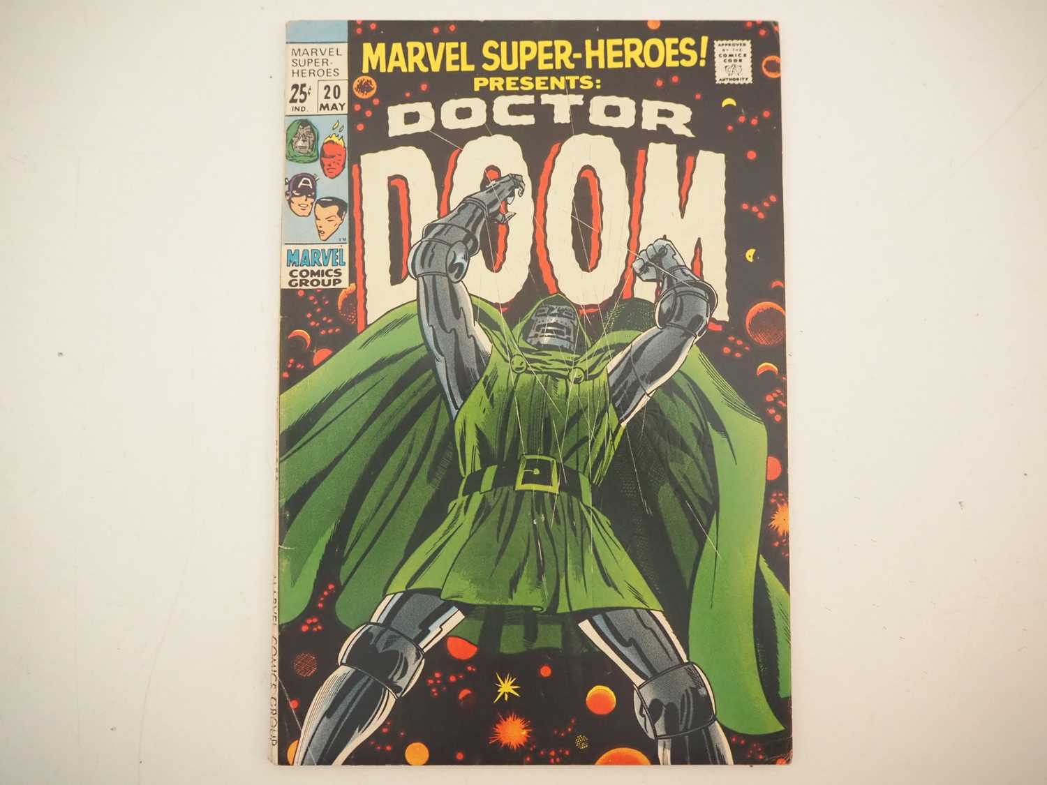 Lot 34 - MARVEL SUPER-HEROES PRESENTS: DOCTOR DOOM #20 -...