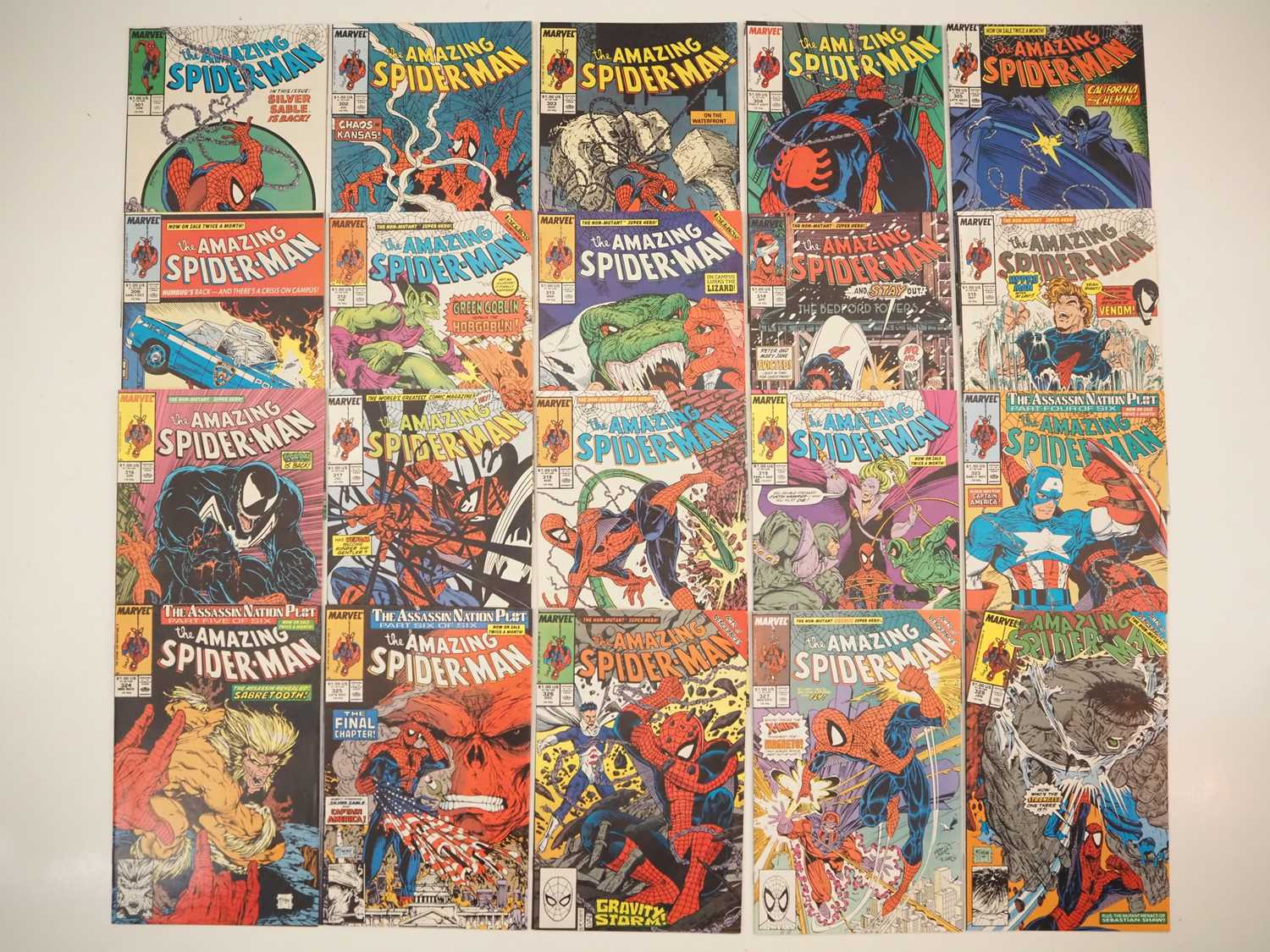 Lot 40 - AMAZING SPIDER-MAN #301 -306, 312-319, 323-328...