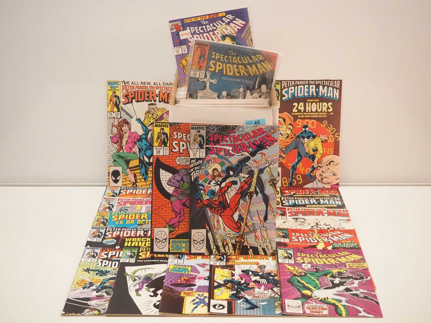 Lot 45 - SPECTACULAR SPIDER-MAN #121-154, 156-217,...