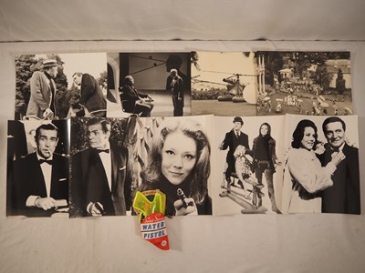 Lot 90 - A vintage 'Jet Jackson's Secret Squadron' ring,...