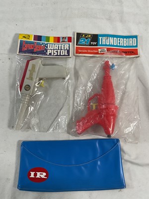 Lot 101 - Gerry Anderson toys comprising a JR21...