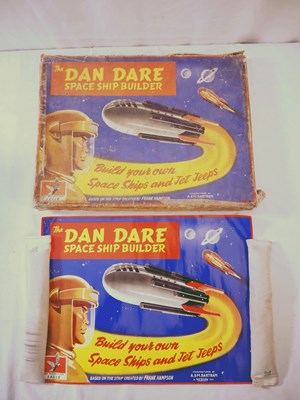 Lot 140 - DAN DARE 'Space Ship Builder' construction set...