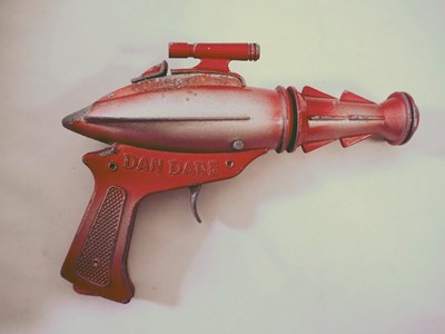 Lot 146 - LONESTAR DAN DARE diecast cap firing space gun...