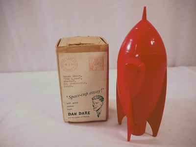 Lot 165 - HORLICKS A vintage DAN DARE related giveaway, '...