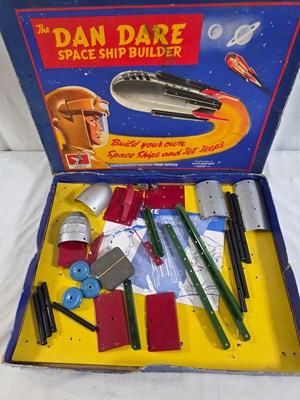 Lot 174 - DAN DARE 'Space Ship Builder' construction set...