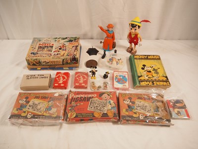 Lot 240 - WALT DISNEY collectables to include jigsaw...