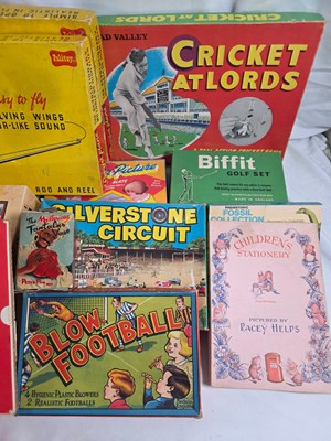 Lot 275 - A large group of vintage toys / games to...