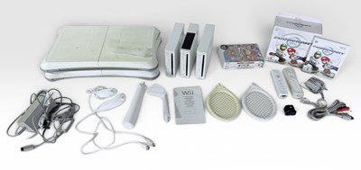 Lot 552 - NINTENDO WII LOT 4 - Three unboxed consoles...