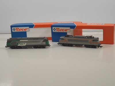 Lot 48 - ROCO - A pair of French Outline HO gauge...