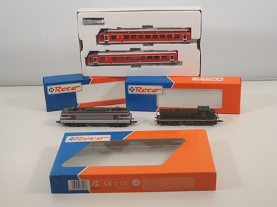 Lot 49 - ROCO - A pair of French Outline HO gauge...