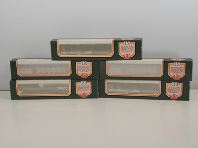 Lot 60 - HAG - Swiss Outline HO gauge passenger coaches...