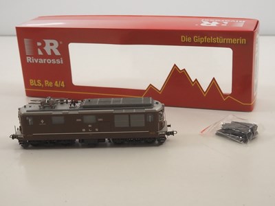 Lot 78 - RIVAROSSI HO gauge HR2812S Swiss Outline Re4/4...