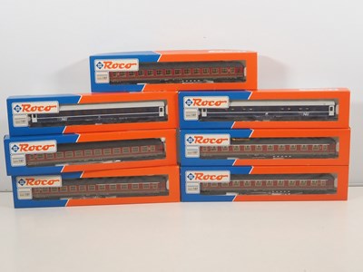 Lot 104 - ROCO - A group of Italian Outline HO gauge...