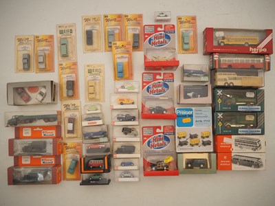Lot 133 - A collection of 1:87 scale (HO) plastic and...