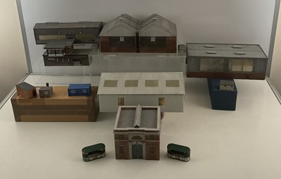 Lot 173 - A quantity of OO gauge resin buildings by...