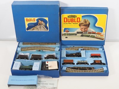 Lot 185 - HORNBY DUBLO OO gauge pair of 3-rail train...