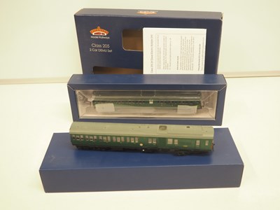 Lot 221 - BACHMANN / KERNOW MODEL CENTRE 31-236Z OO...