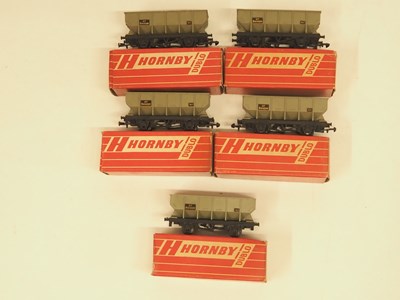 Lot 250 - A group of HORNBY DUBLO OO gauge late issue...