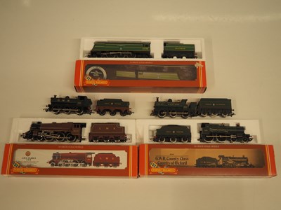 Lot 264 - A group of boxed and unboxed OO gauge steam...