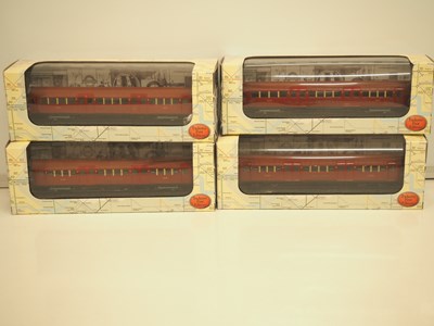 Lot 267 - EFE OO gauge London Underground tube train...