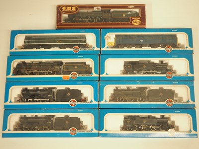 Lot 275 - A mixed group of AIRFIX OO gauge diesel and...