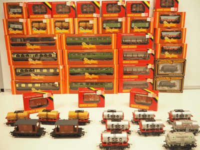 Lot 309 - A large group of OO gauge boxed and unboxed...