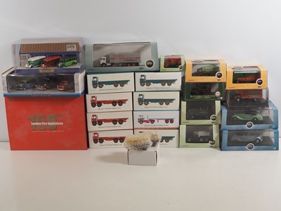 Lot 535 - A mixed collection of OXFORD DIECAST cars,...