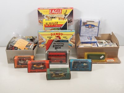 Lot 538 - A large quantity of boxed and unboxed vintage...