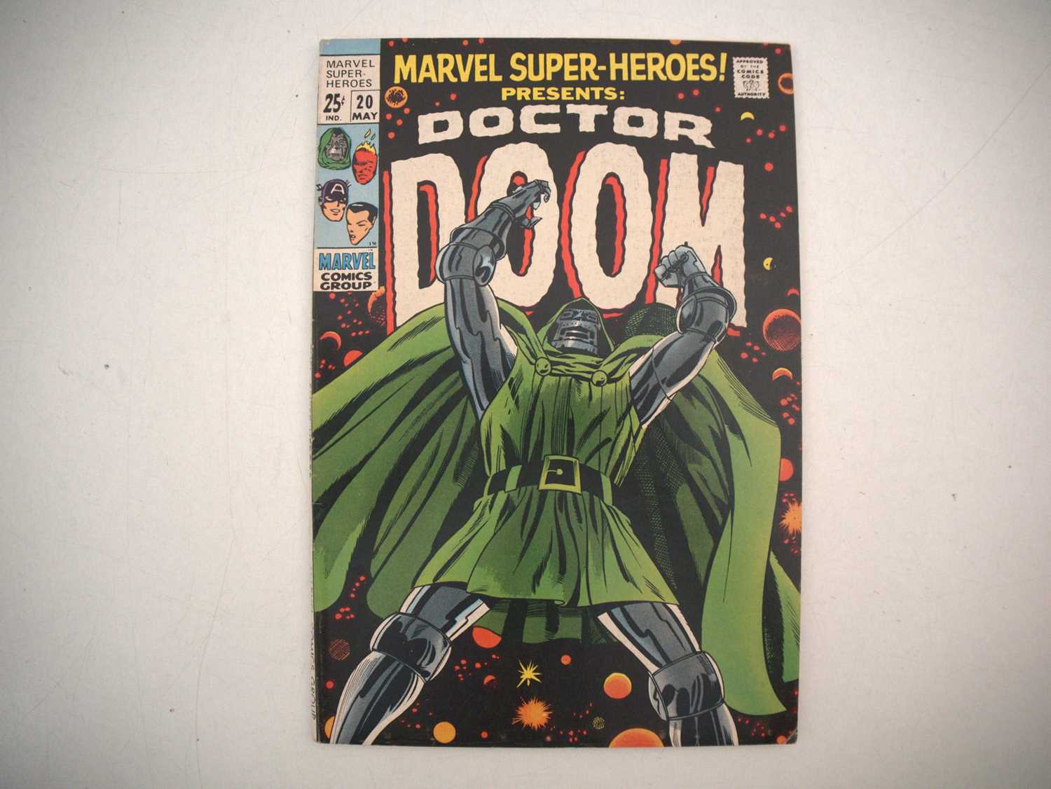 Lot 6 - MARVEL SUPER-HEROES PRESENTS: DOCTOR DOOM #20 -...