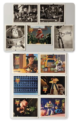 Lot 38 - TOY STORY 2 (1999) US lobby card set of 11...