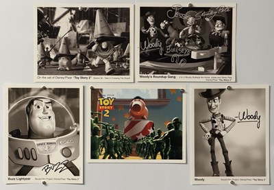 Lot 38 - TOY STORY 2 (1999) US lobby card set of 11...
