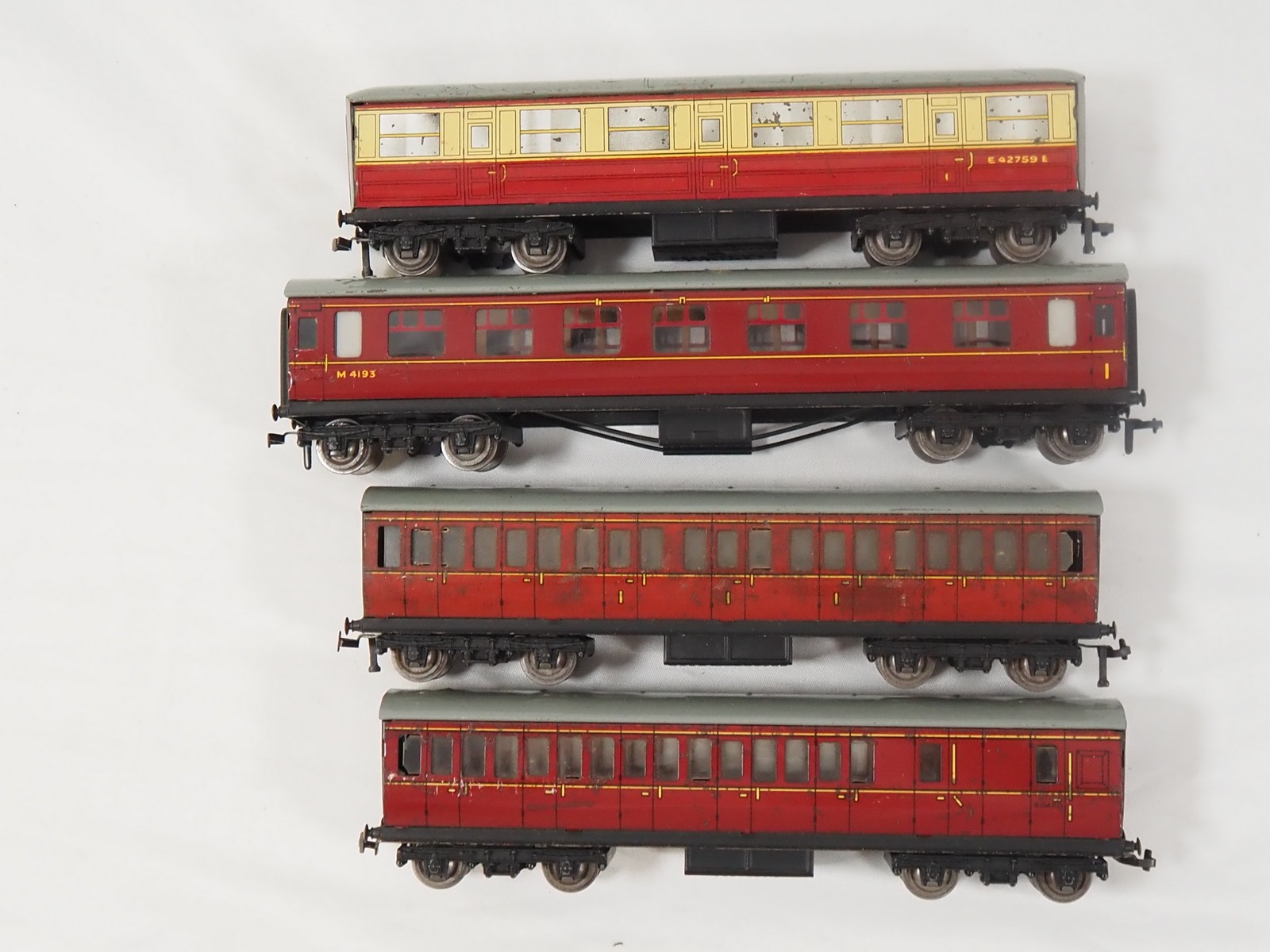 Lot 210 - OO gauge passenger and multiple units to