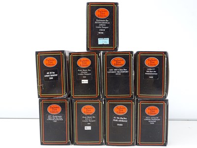 Lot 17 - A group of EFE 1:76 scale buses - all London...