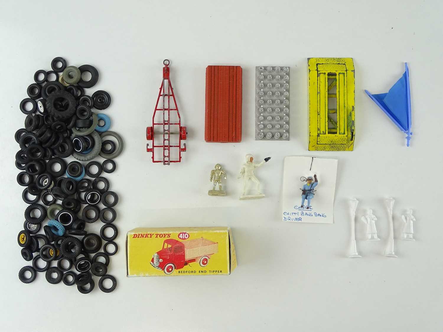 Lot 34 - A miscellaneous selection of mostly CORGI and...