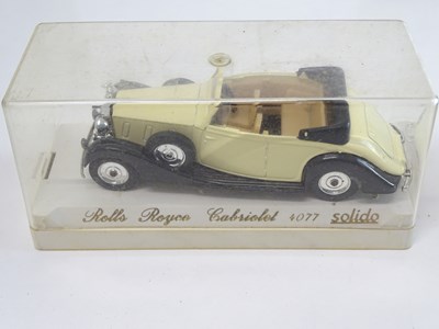 Lot 42 - A mixed group of diecast cars, vans and buses...