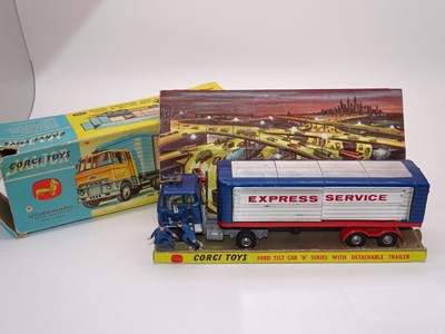 Lot 71 - A CORGI Major 1137 Ford Articulated Truck - G...