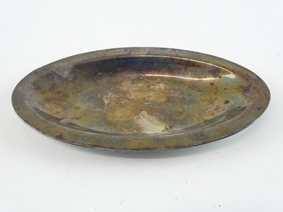 Lot 125 - A pair of 'bonbon' silver plate dishes (8" x 4....