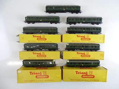 Lot 7 - A quantity of TRI-ANG TT Gauge Class 104 DMU...