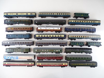 Lot 75 - A large quantity of unboxed European Outline...