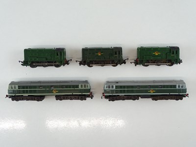 Lot 146 - A group of TRI-ANG TT Gauge diesel locos...