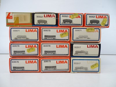 Lot 239 - A mixed group of LIMA HO Gauge South African...