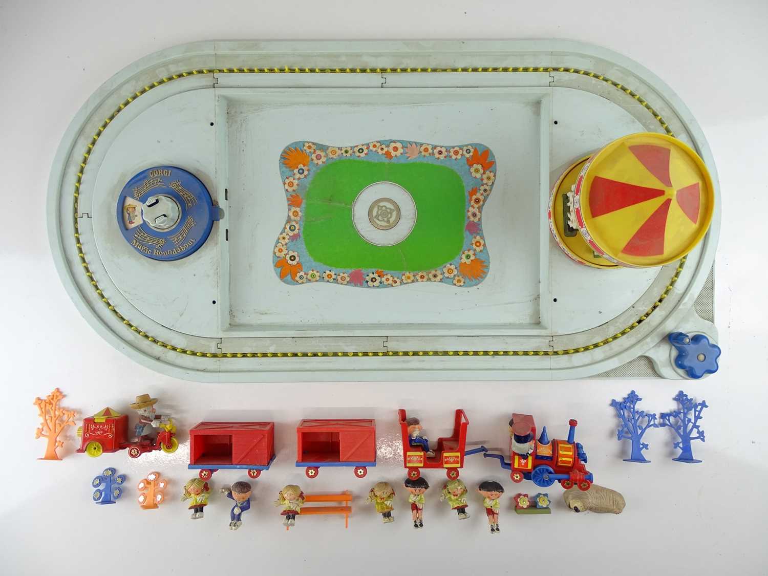 ミニカー CORGI Magic Roundabout Lot 81 - A CORGI number 853 Magic Roundabout
